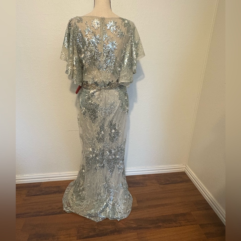 Mac Duggal Bell Sleeve Floral Embellished Gown – Seafoam – Size 12 – NWT - Picture 4 of 16